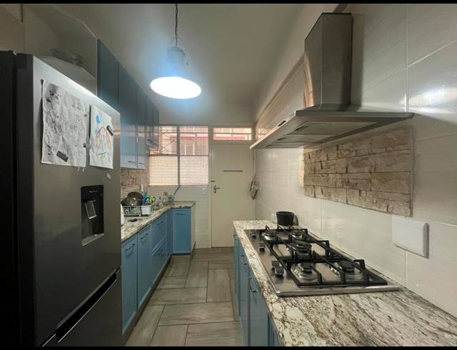 2 BEDROOM APARTMENT FOR SALE IN PARKTOWN